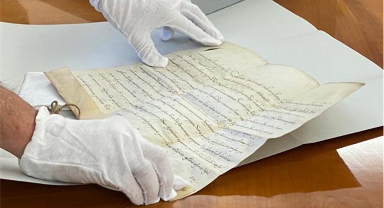 Hrvatska policija pronašla nestale papinske isprave iz 12. i 13. stoljeća