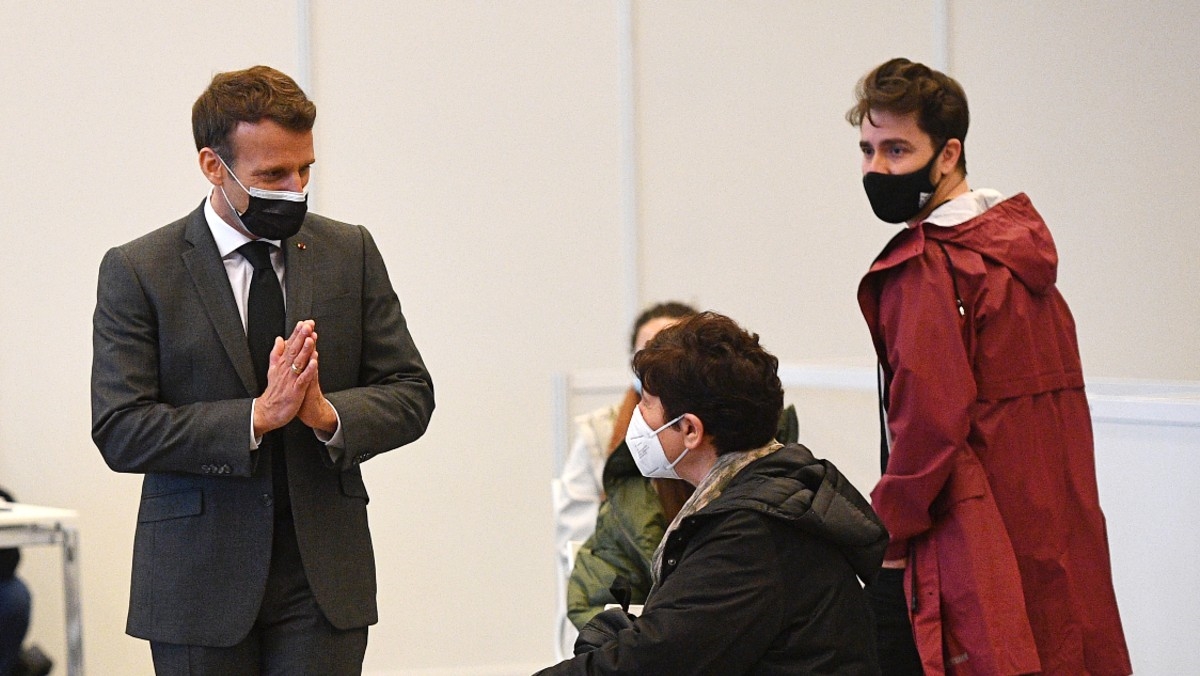 Macron najavio mjere za one bez covid-potvrde, 900.000 ljudi se odmah išlo cijepiti