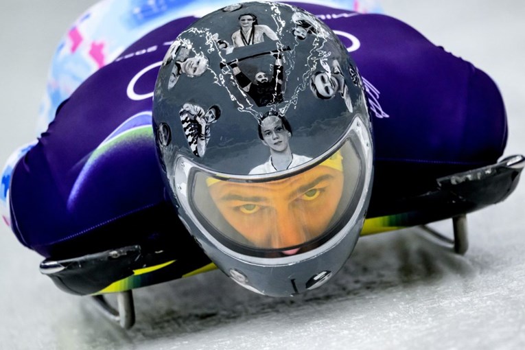 Skandal na Igrama. Ukrajincu je zabranjeno nositi ovu kacigu, javio se Zelenski