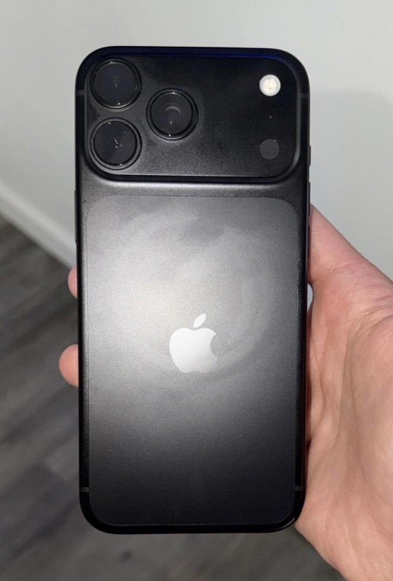 iPhone 18 Pro je tek izašao, a korisnici se već žale na jedan veliki problem