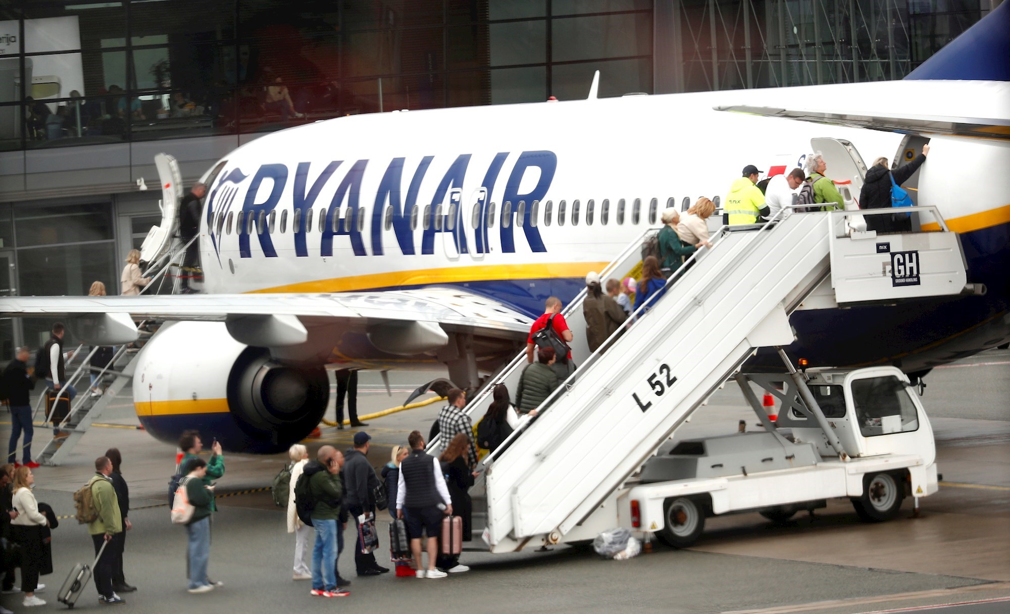 Ryanair kreće u borbu protiv problematičnih putnika visokim kaznama