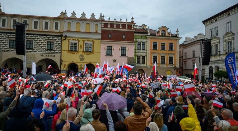 Poljska pred neizvjesnim izborima. U Varšavi "Marš domoljuba" i "Marš za Poljsku"