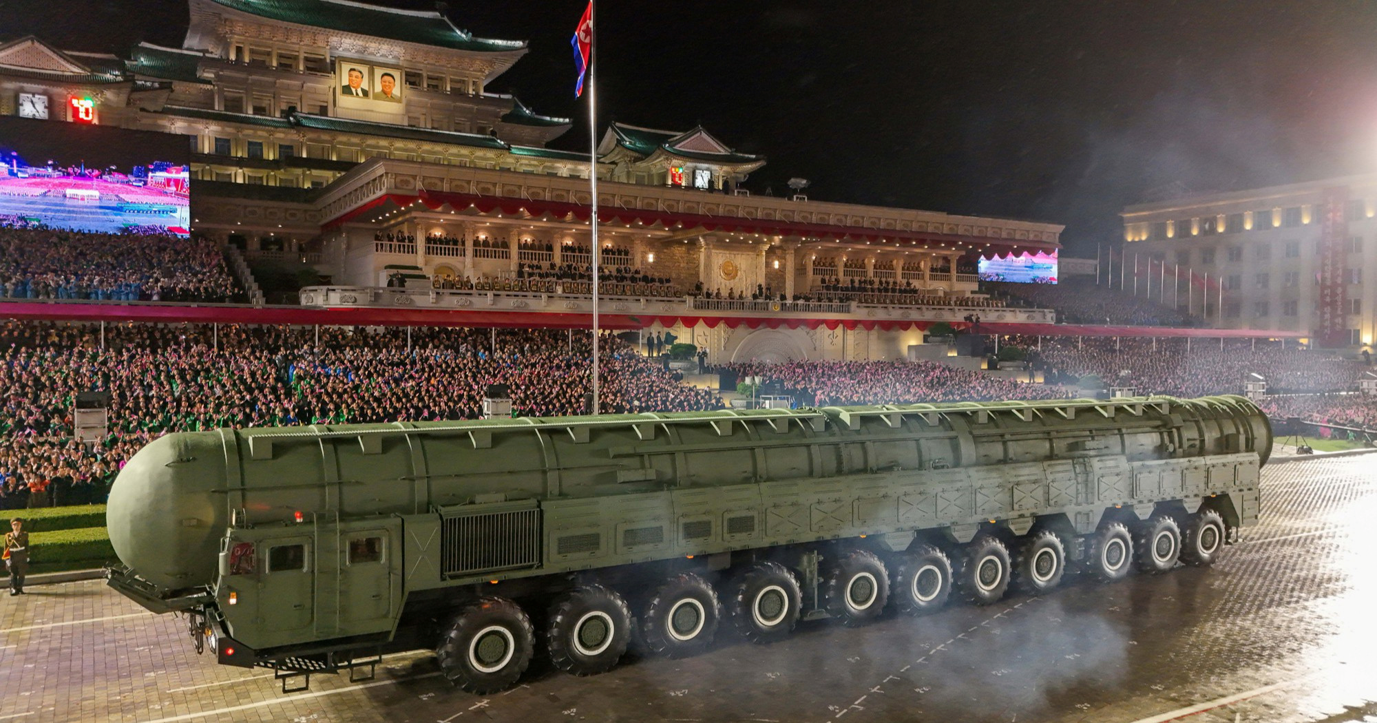 Sjeverna Koreja na vojnoj paradi pokazala svoju novu raketu, kažu da je najmoćnija