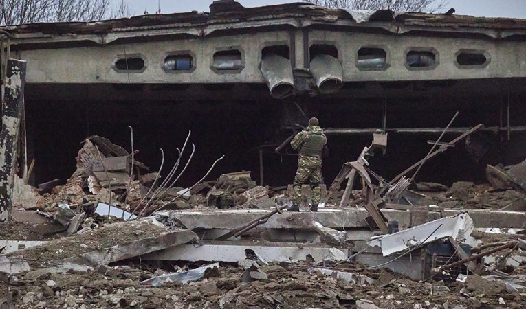 Ruski bloger: Priča o 600 ubijenih Ukrajinaca je prevara. Zgrada nije ni pogođena