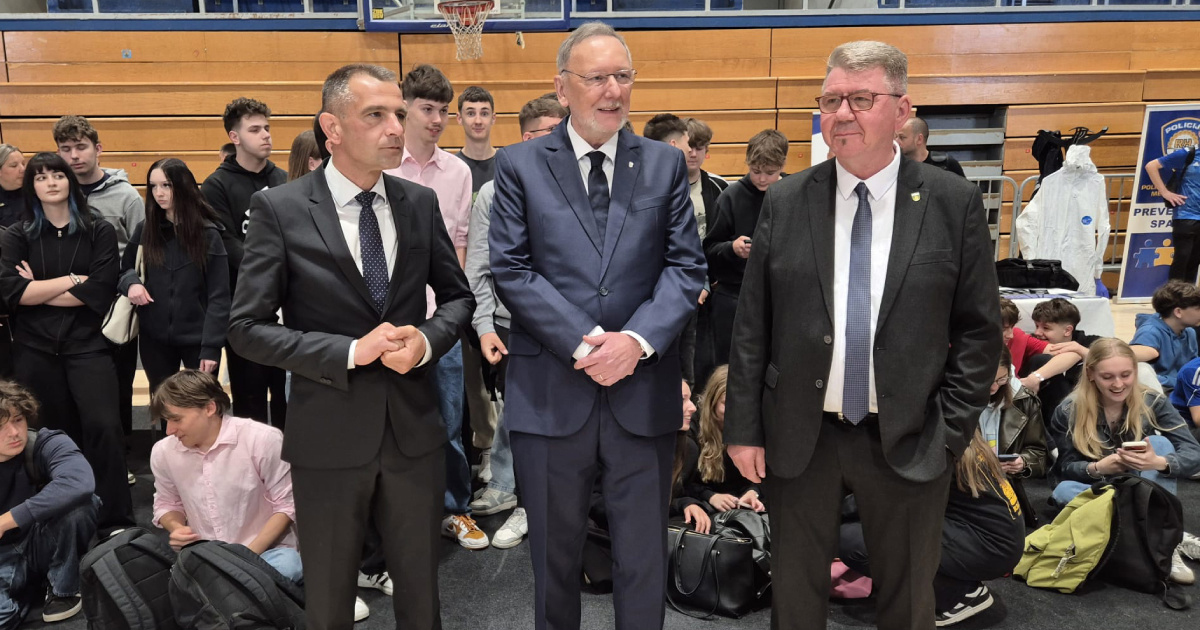 Božinović: Sve više mladih žele biti policajci