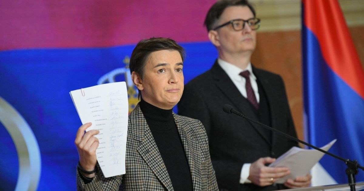 Brnabić branila Vučićev tabloid