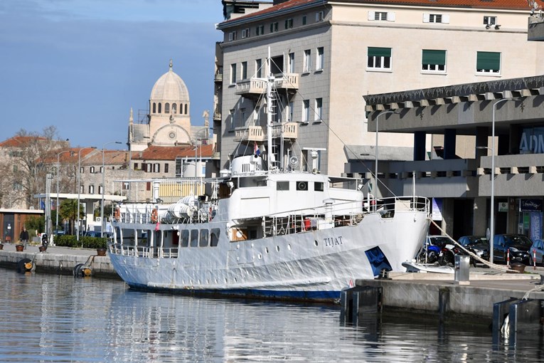"Najvoljeniji brod na svitu" nakon prve faze obnove stoji privezan uz šibensku rivu