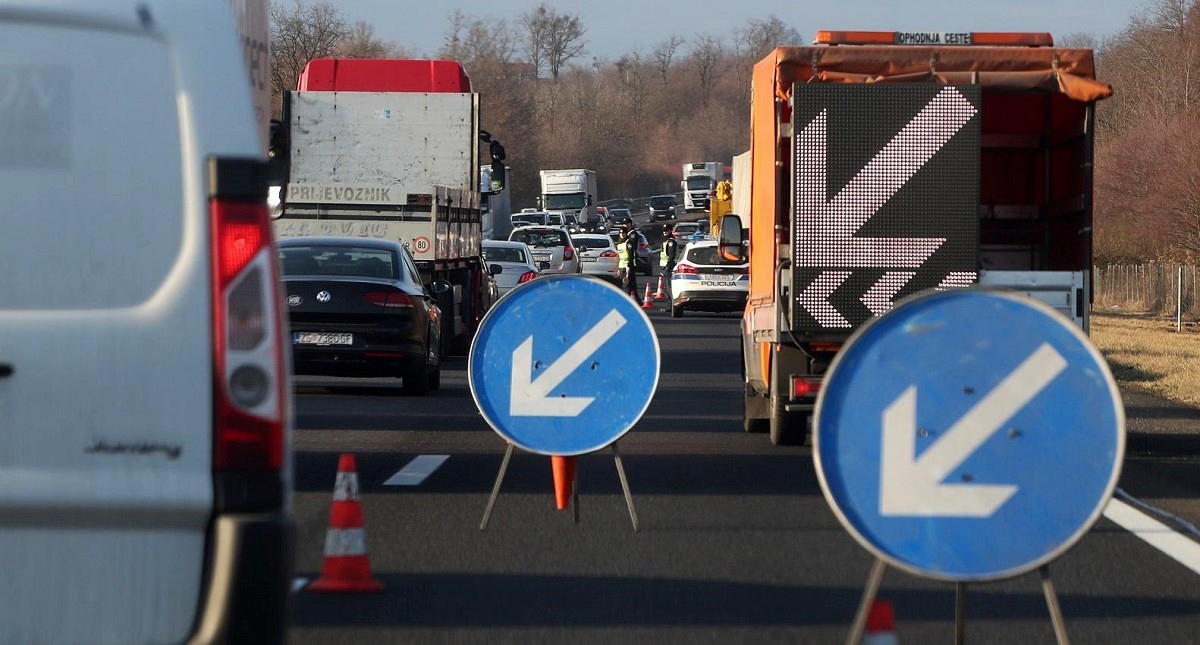 Sudar kamiona i auta na autocesti A4, poginuo vozač auta