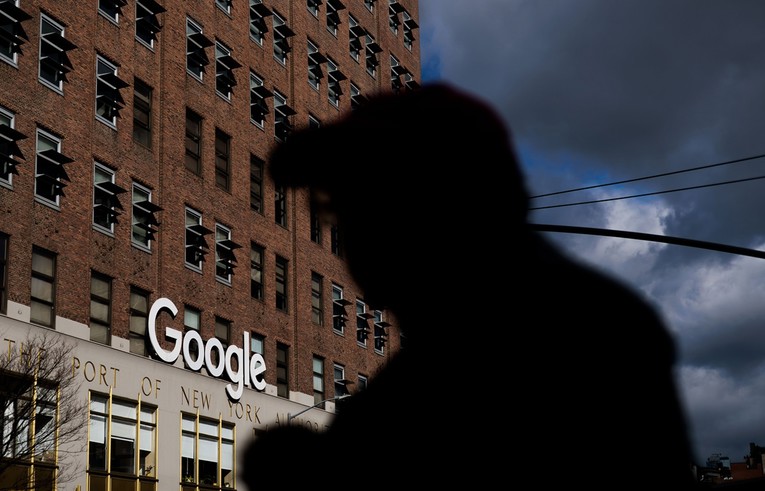 AI inženjer prosvjedovao zbog vojne primjene tehnologije pa dobio otkaz. Tuži Google