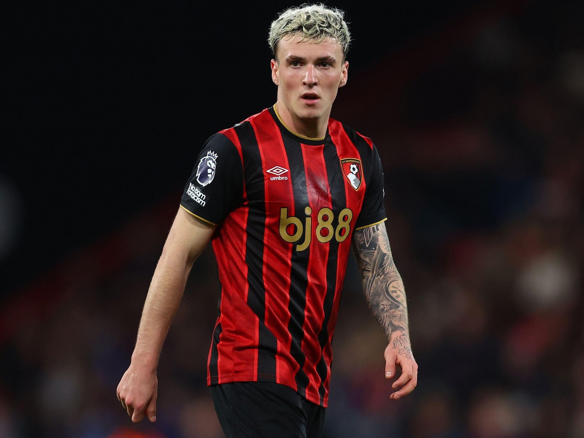 Bournemouth suspendirao igrača jer je navodno slao poruke 15-godišnjakinji