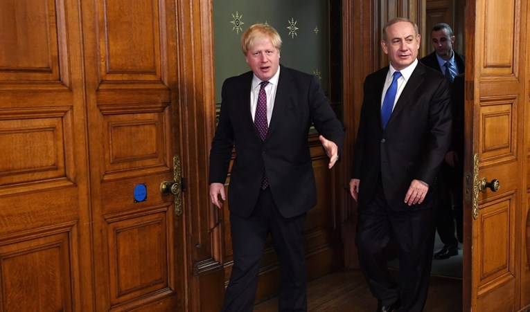 Boris Johnson: Netanyahu je otišao u moj zahod. Nakon toga je u njemu nađena bubica