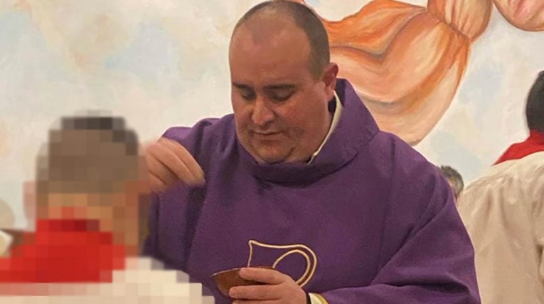 Svećenik u Italiji govorio protiv mafije. Oni mu stavili izbjeljivač u misno vino