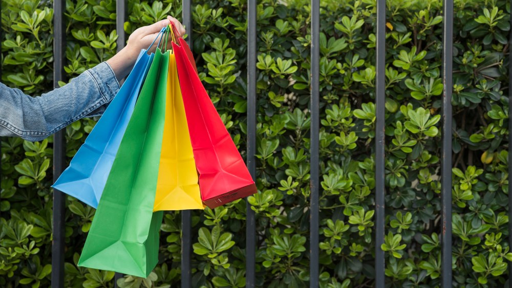 Top 7 proizvoda koji slave LGBTQ+ zajednicu: Odjeća, kozmetika i još mnogo toga…