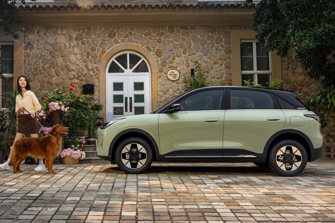 Jeftini kineski model srušio Teslu, ovo je najprodavaniji auto u Kini