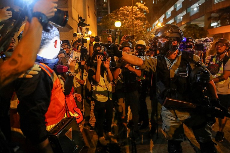 Deseci tisuća prosvjednika opet na ulicama Hong Konga