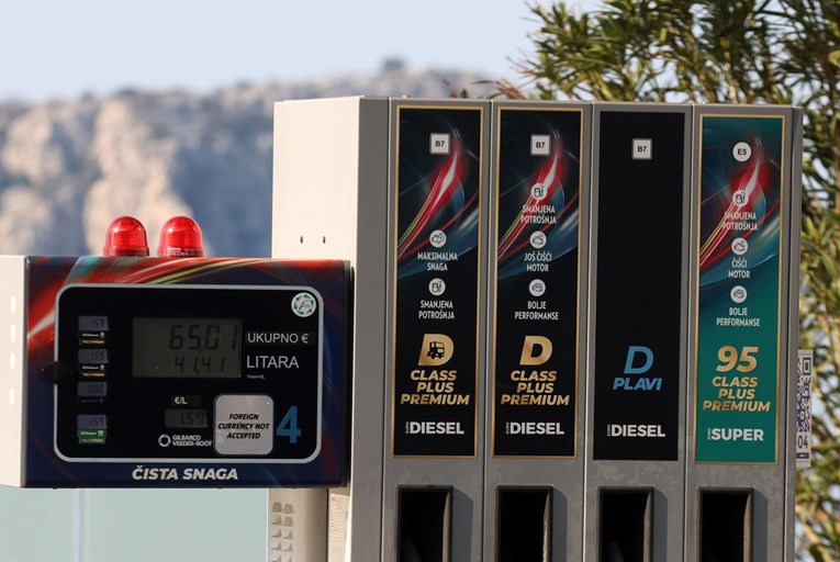 Kupnja plavog dizela u nekim županijama porasla za 900 posto. Oglasio se ministar