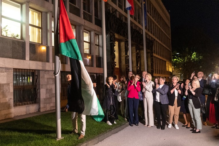 Uklonjena palestinska zastava, Izrael najavljuje otvaranje ambasade u Ljubljani