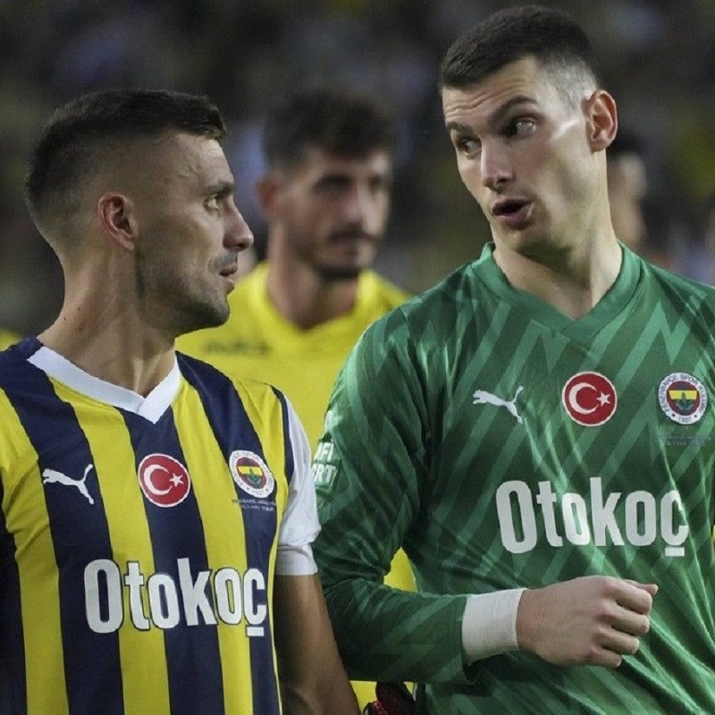 Raspala se balkanska kolonija u Feneru. Nakon Džeke otišao i Tadić