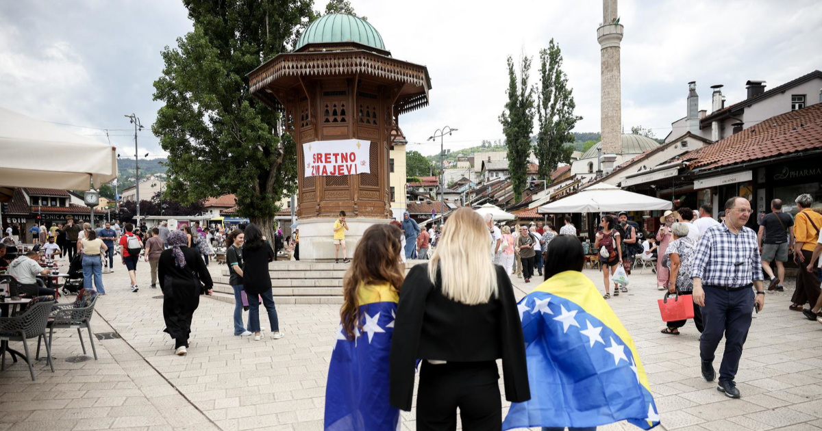 Na Baščaršiji osvanula poruka uoči utakmice BiH: "Sretno, Zmajevi"