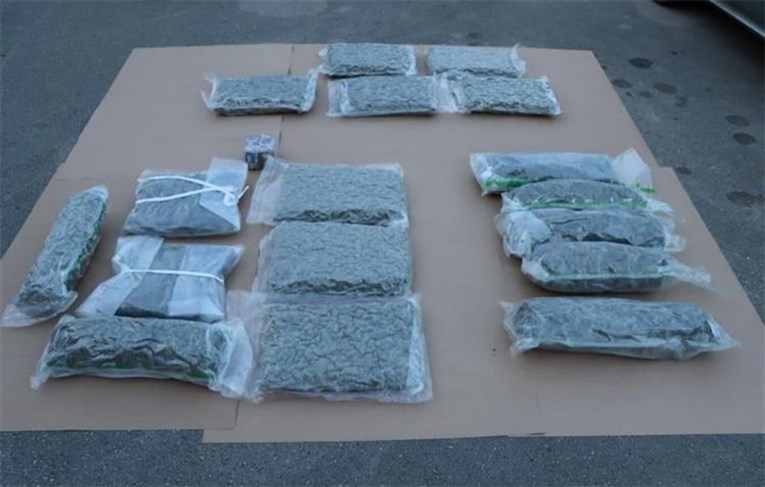 FOTO Velika zapljena droge na A1. Uhićen 61-godišnjak