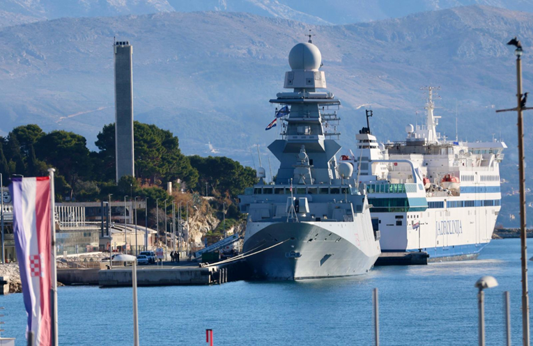NATO brod s naprednim oružnim sustavima stigao u splitsku luku