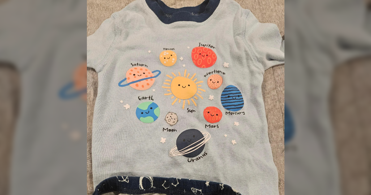 Dječja pidžama s planetima hit je na internetu. Vidite li greške?