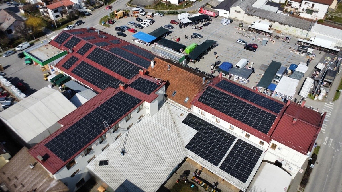 U Križevcima otvorena prva javna solarna elektrana. Opskrbljivat će 50 kućanstava