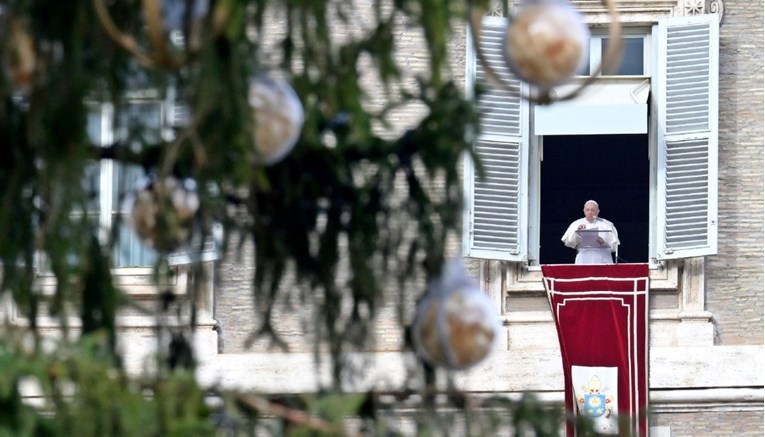 Papa otkazao planirani posjet jaslicama zbog opasnosti od zaraze