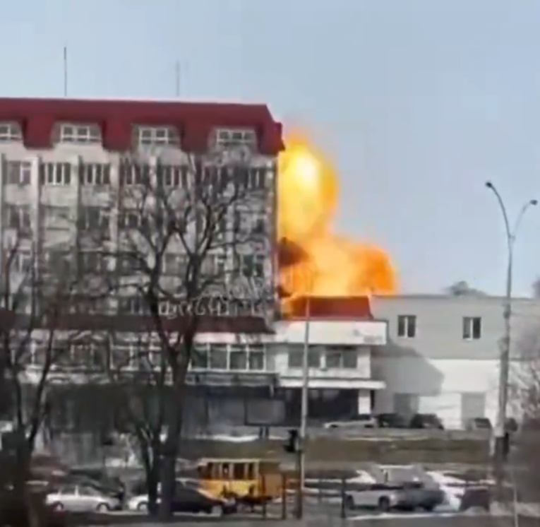 Širi se jeziva snimka: Ruski dron zabija se ravno u zgradu