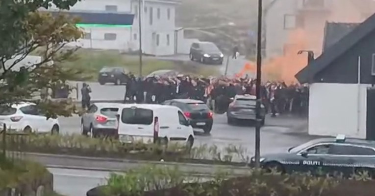 Pogledajte dolazak Torcide na stadion Torshavna