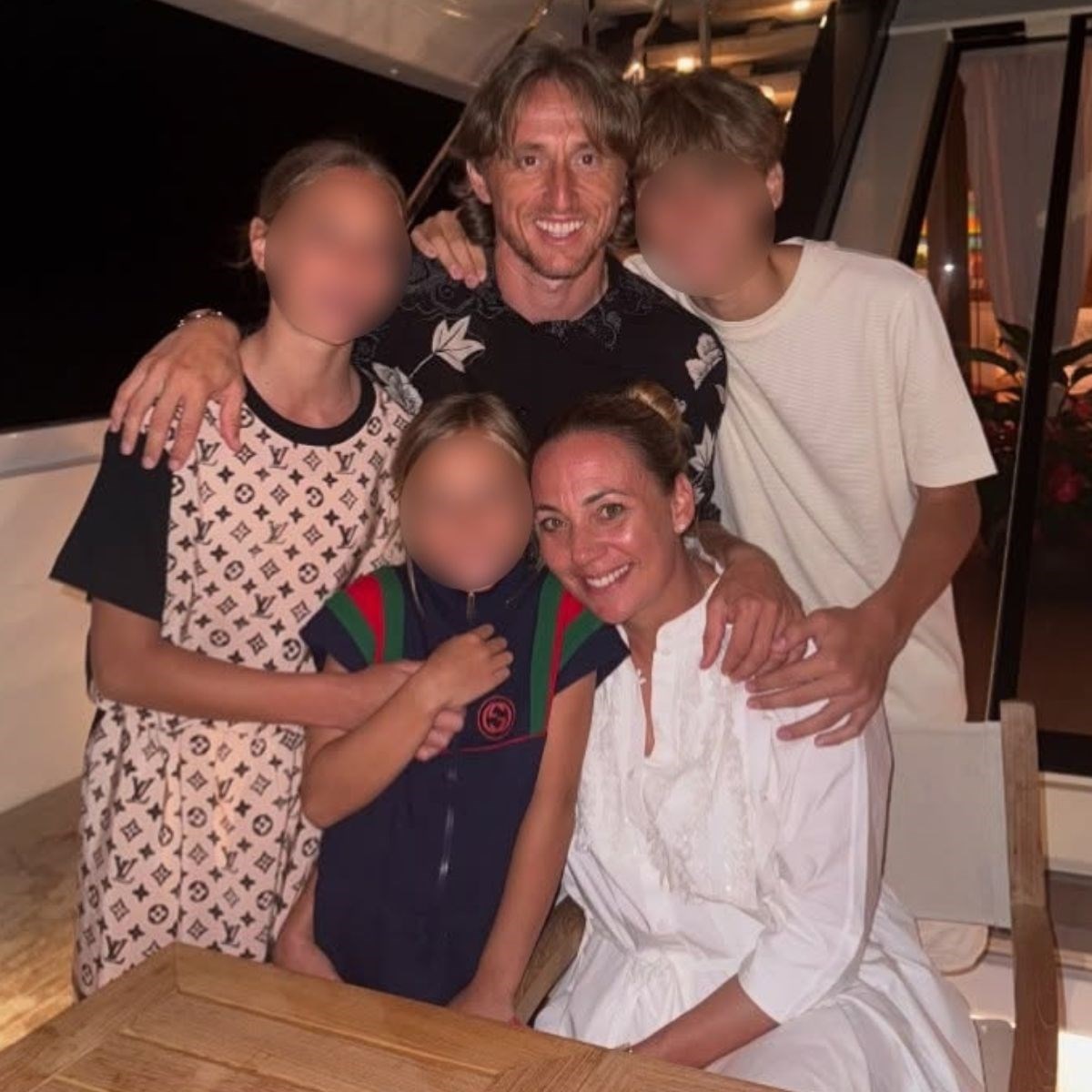 Luka Modrić objavio obiteljsku fotografiju i čestitao Vanji rođendan: "Volimo te"