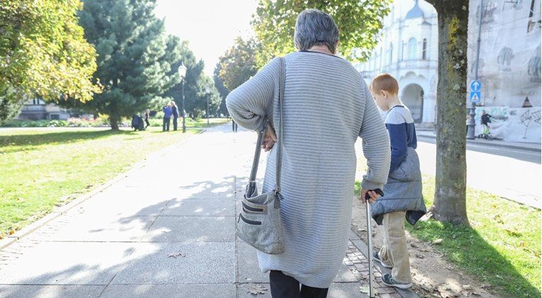 HZMO povećao naknadu za starije osobe