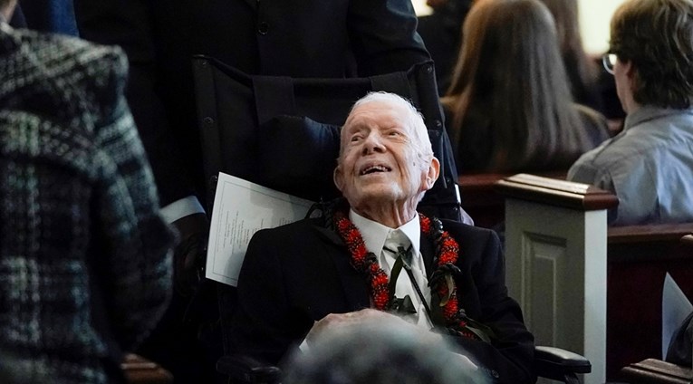 Jimmy Carter (100) glasao za Kamalu Harris