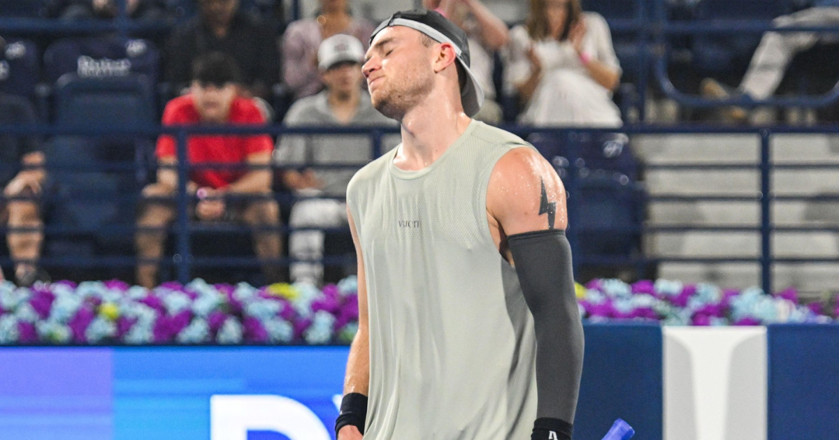 Britanski tenisač igrao s majicom naopako i izgubio meč