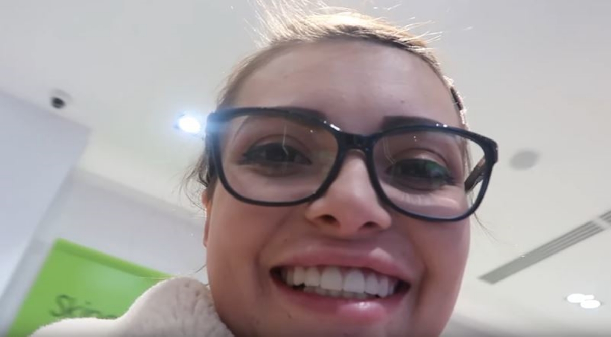 Ella Dvornik rasplakala frendicu usred dućana sa šminkom