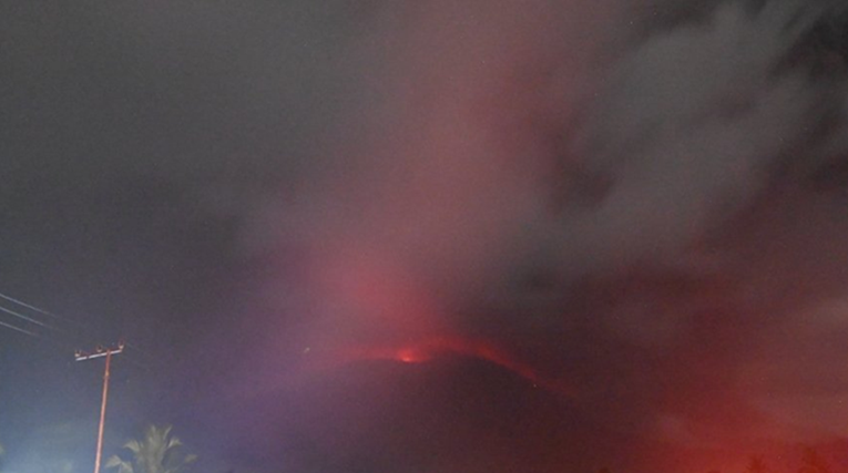 Eruptirao vulkan u Indoneziji