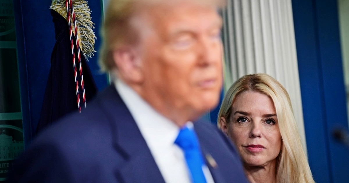 Trumpu je još u svibnju rečeno da se njegovo ime spominje u spisima o Epsteinu