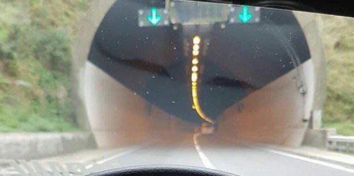 Koliko ste perverzni? Ova optička iluzija izgleda prosto samo na prvi pogled