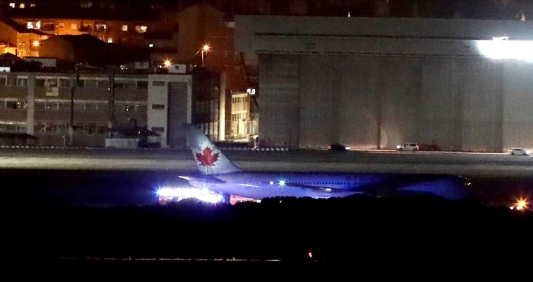 Avion Air Canade satima kružio nad Madridom, otpao mu je dio