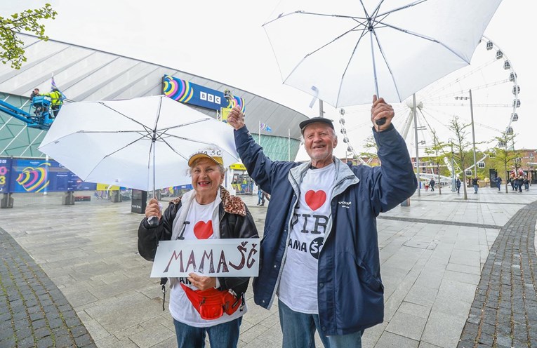 Marica (74) i Mijat (77) s Vira stigli u Liverpool: U Zagrebu smo zakasnili na let...