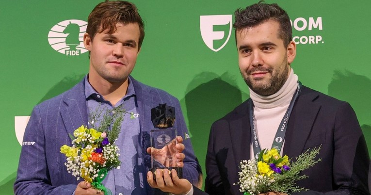 Carlsen i Nepomniašči podijelili naslov