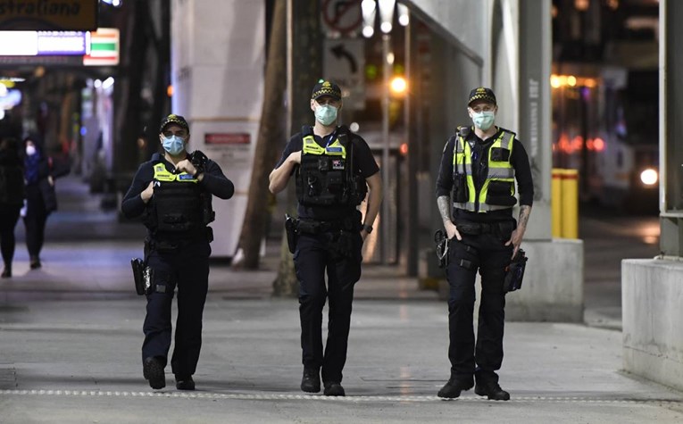 U Melbourneu građani sve više napadaju policiju zbog provođenja karantene