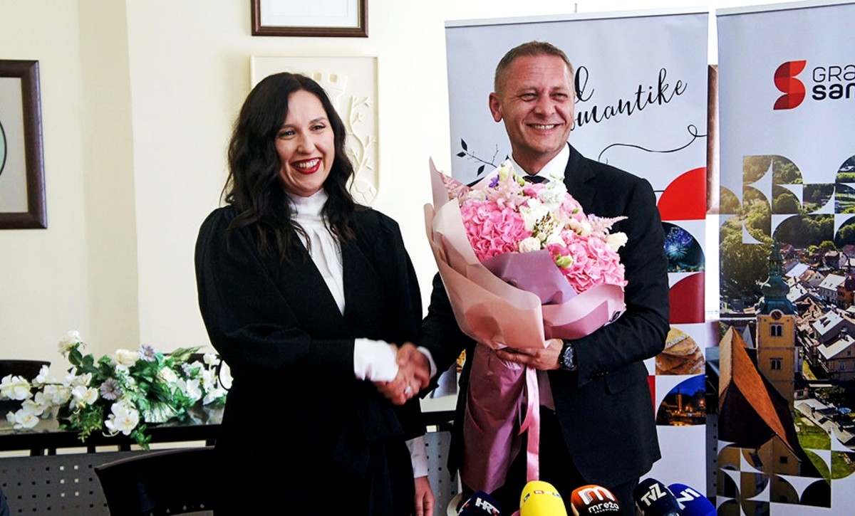 Beljak predao vlast novoj gradonačelnici Petri Škrobot