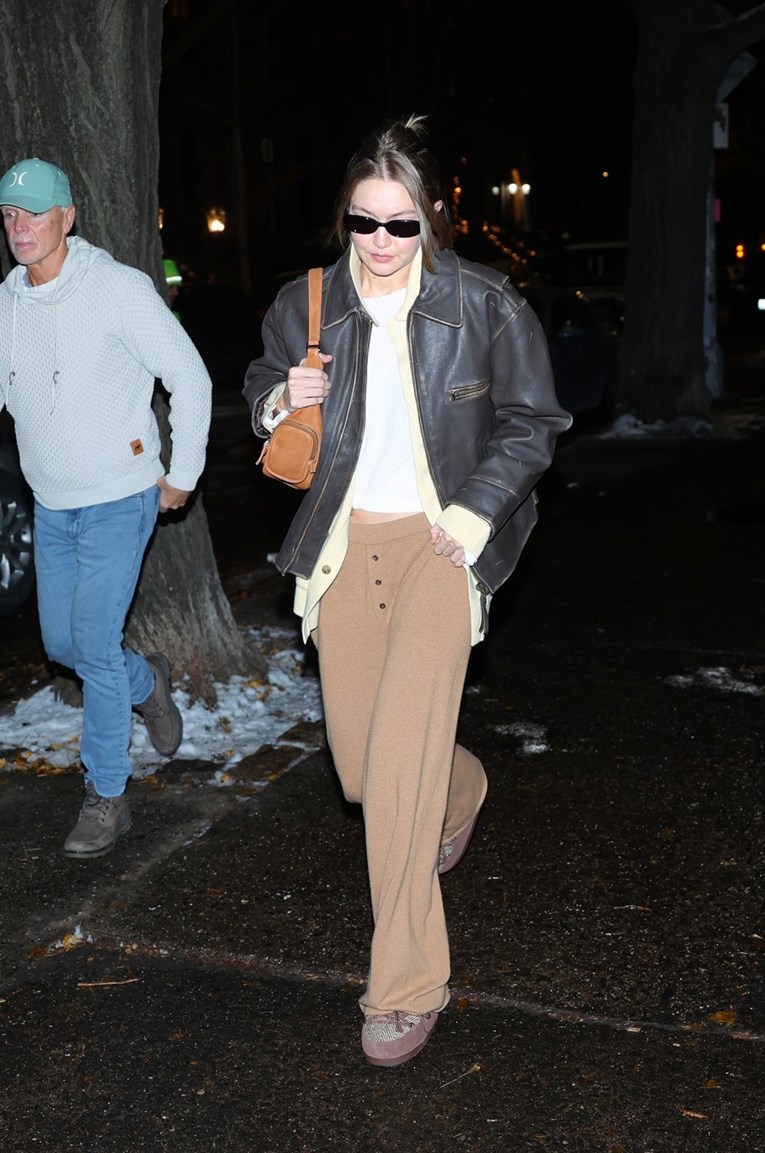 Gigi Hadid utoplila se u hlačama vlastitog brenda