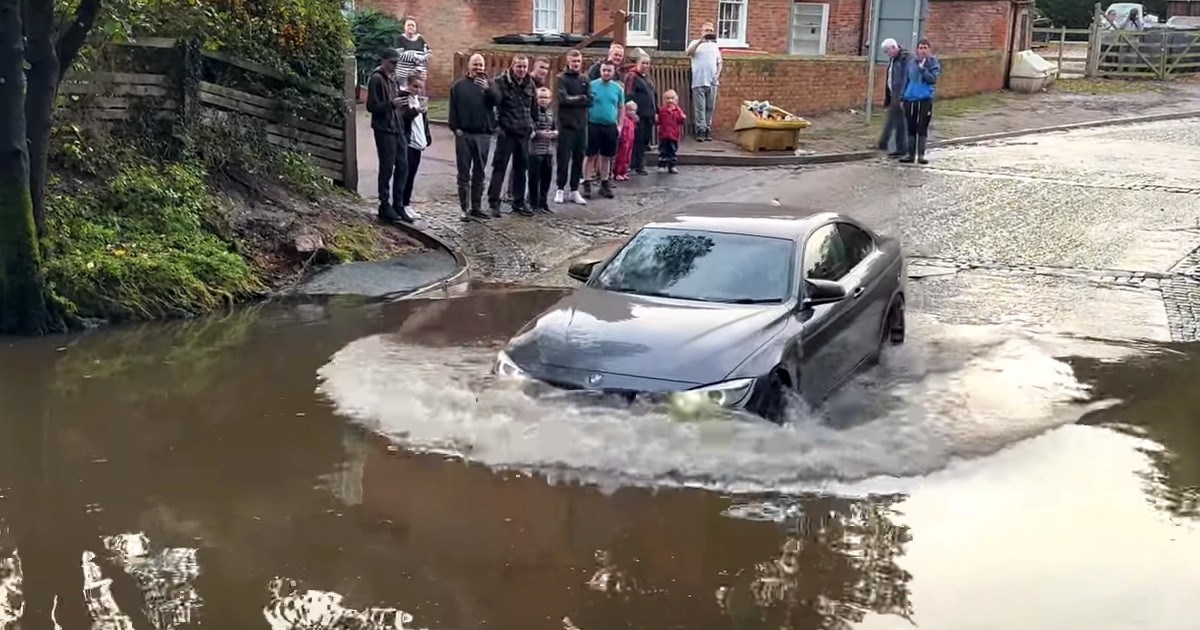 VIDEO BMW pokušao proći kroz "lokvu", nije se dobro proveo