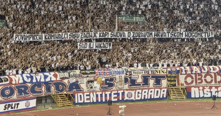 Pročitajte poruku koju je Torcida istaknula u drugom poluvremenu Jadranskog derbija