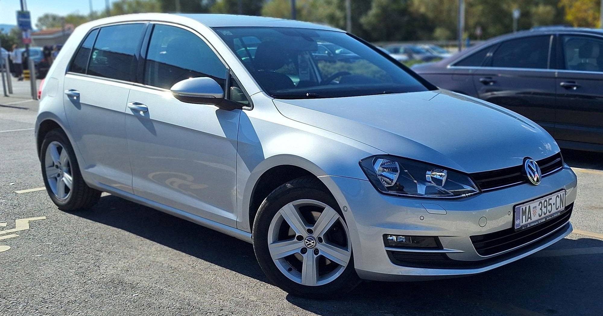 Najbolji auto oglasi: Golf VII s bogatom opremom i registracijom do 2026.