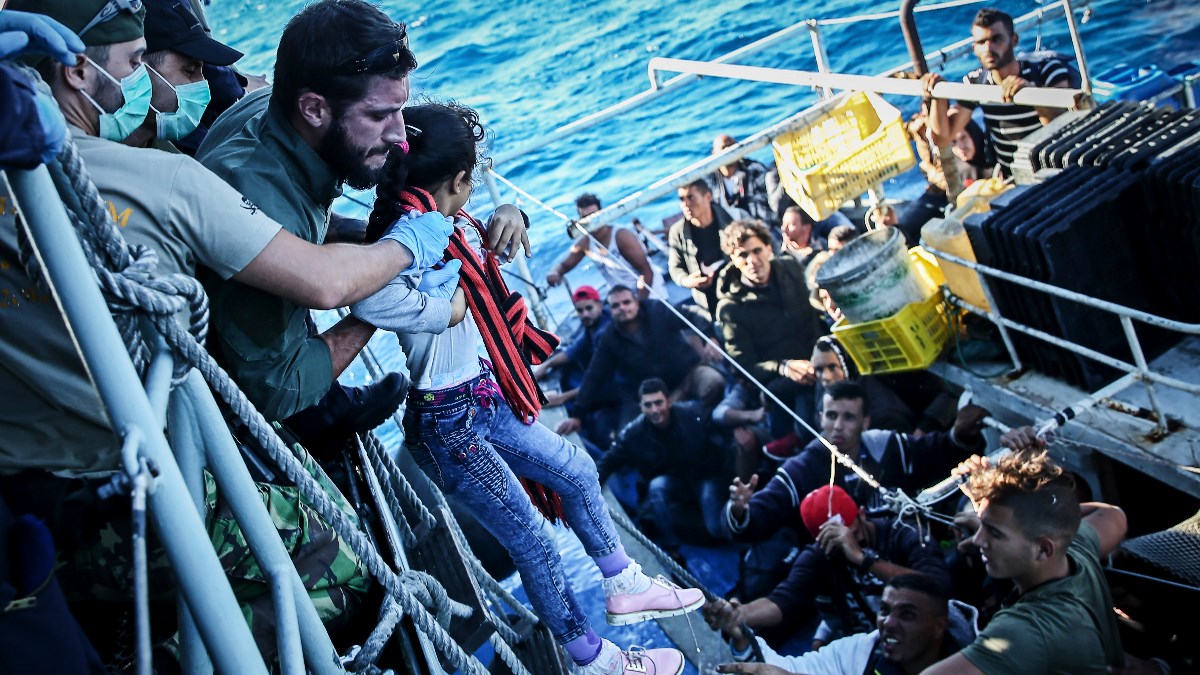 Najmanje 21 migrant stradao nakon potonuća broda kod Tunisa