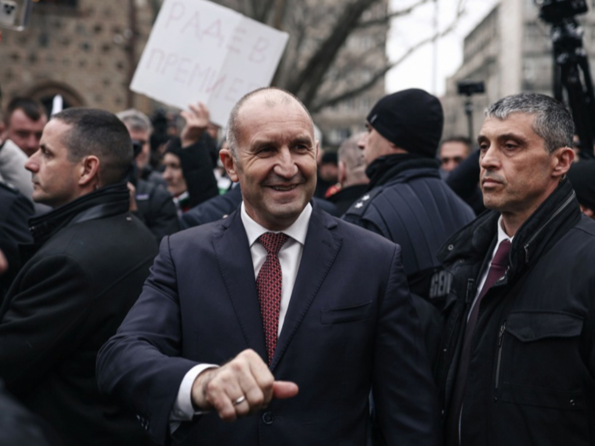 Bugarska predsjednica dala mandat za sastav vlade bivšem predsjedniku Radevu