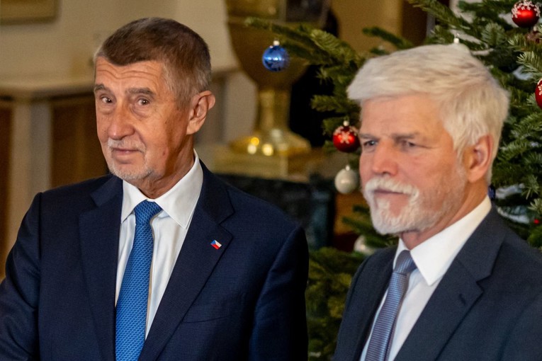 Premijer i predsjednik Češke svađaju se oko toga tko će na summit NATO-a